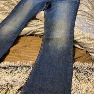 Size 30/33 silver brand bootcut jean